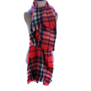 Old Navy blanket scarf new with tags in red plaid